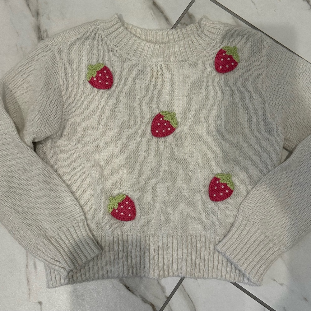 Strawberry Crop Sweater Girl 4/5